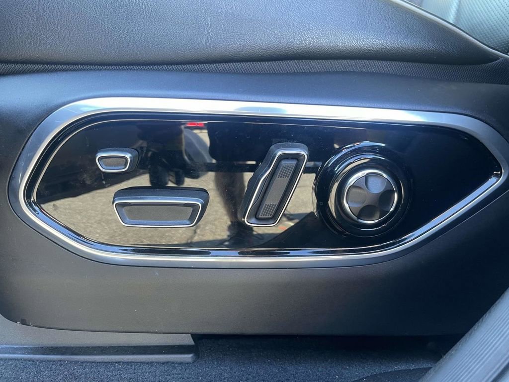 Used 2024 Jeep Grand Cherokee L Summit w/ Rear Seat Video Group I image 28