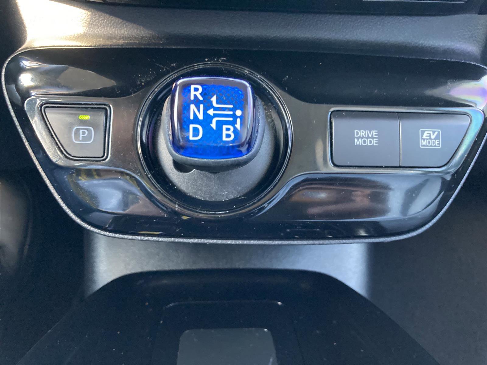 Used 2019 Toyota Prius Limited image 25