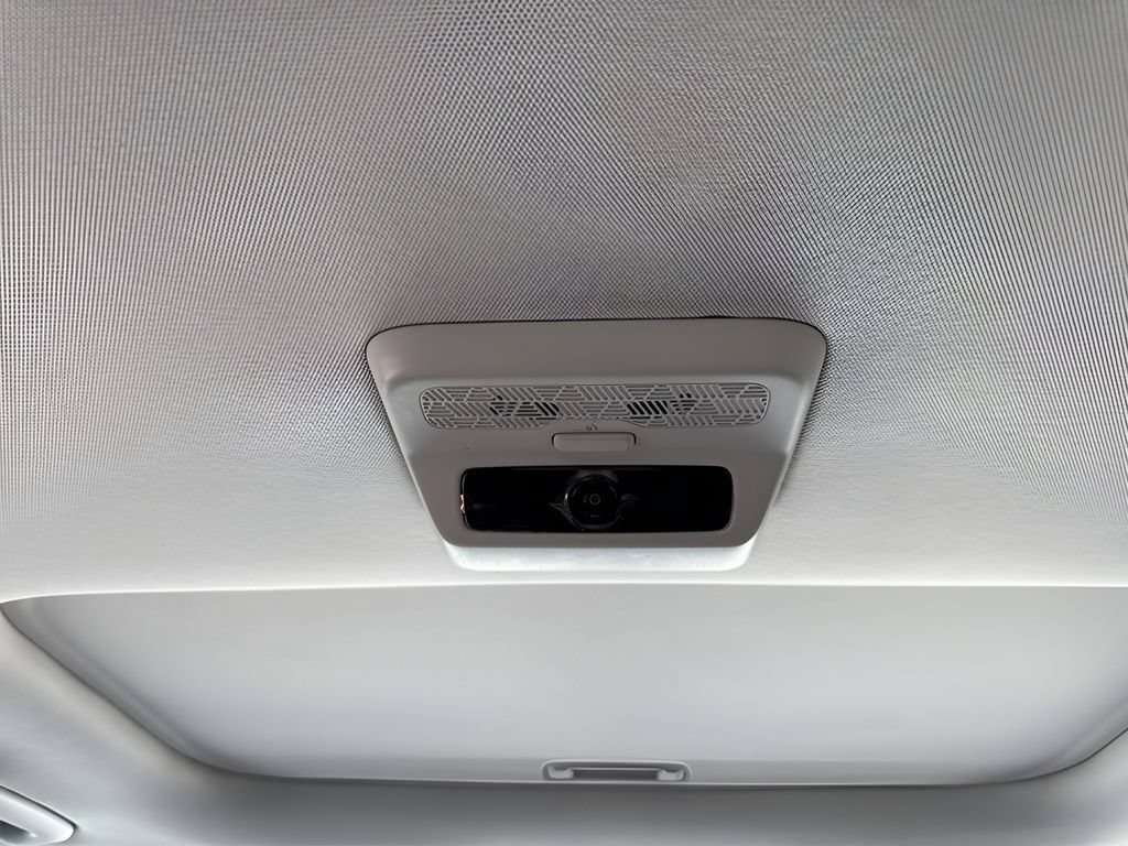 Used 2025 Kia Carnival SX FWD image 13