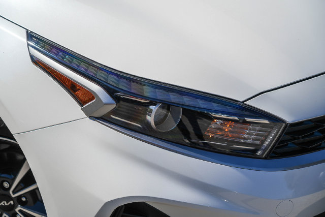 Certified 2024 Kia Forte LXS FWD image 3