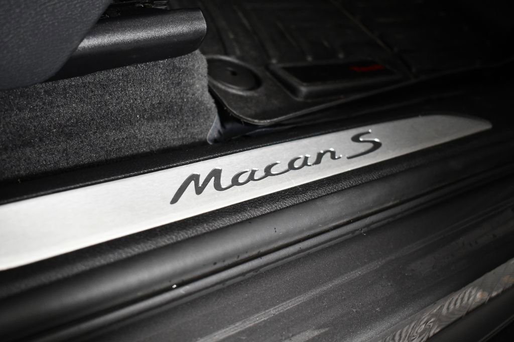 Used 2016 Porsche Macan S w/ Premium Package Plus image 14