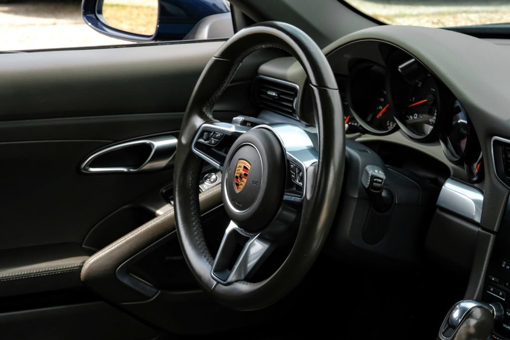 Used 2019 Porsche 911 Carrera RWD image 9