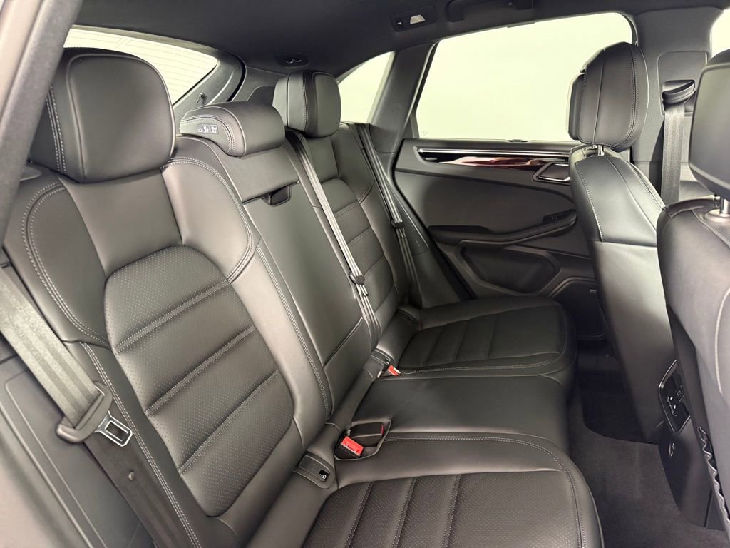 Certified 2026 Porsche Macan Turbo image 18