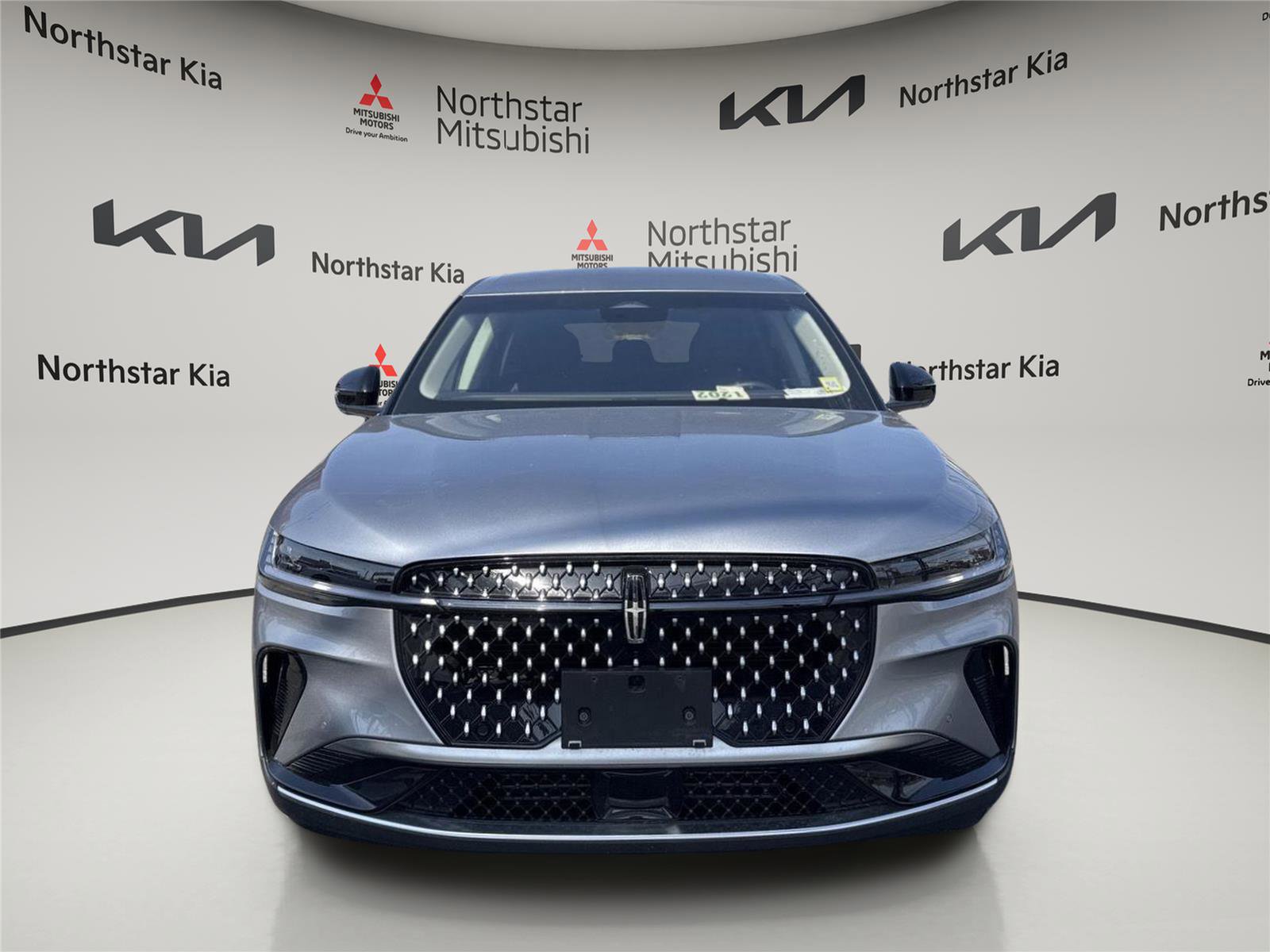 Used 2024 Lincoln Nautilus Premier image 8