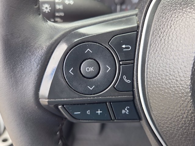 Used 2025 Toyota Corolla Cross LE FWD image 24