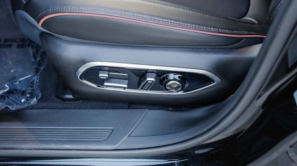 New 2025 Jeep Wagoneer S Launch Edition image 23