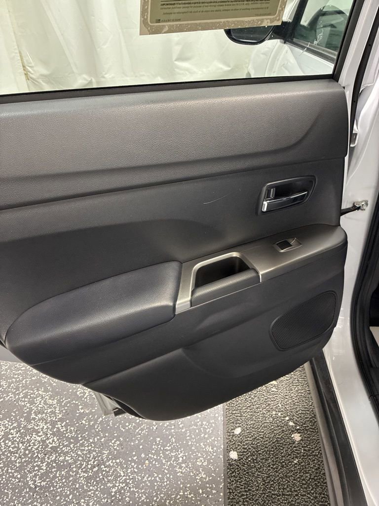 Used 2024 Mitsubishi Outlander Sport LE image 23