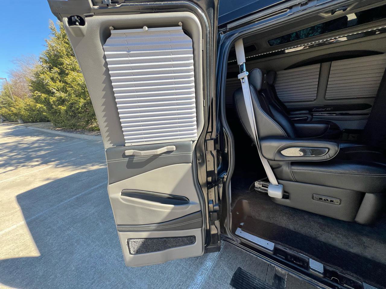 Used 2017 Chevrolet Express 2500 image 37