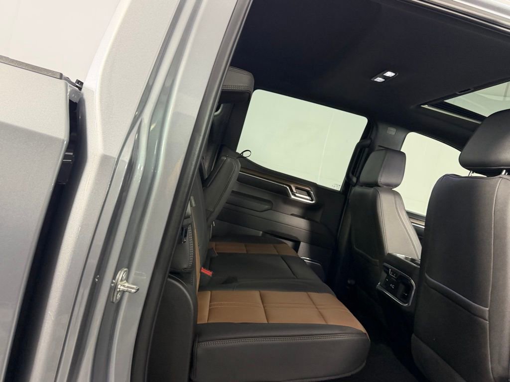 Used 2024 Chevrolet Silverado 1500 High Country w/ High Country Premium Package image 34