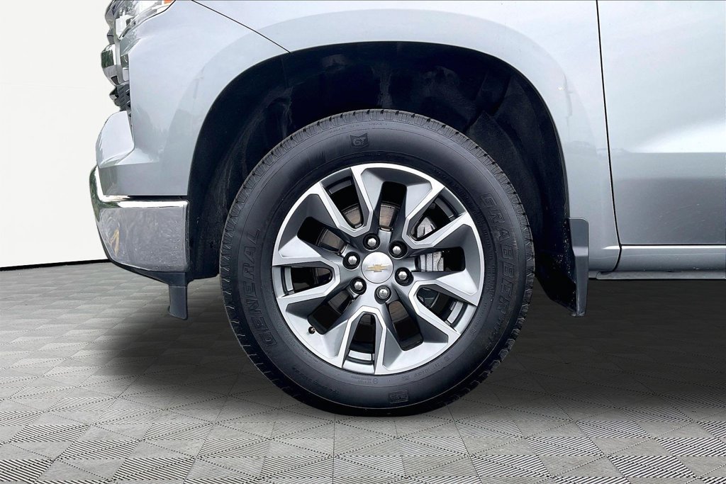 Used 2024 Chevrolet Silverado 1500 LT AWD/4WD image 38