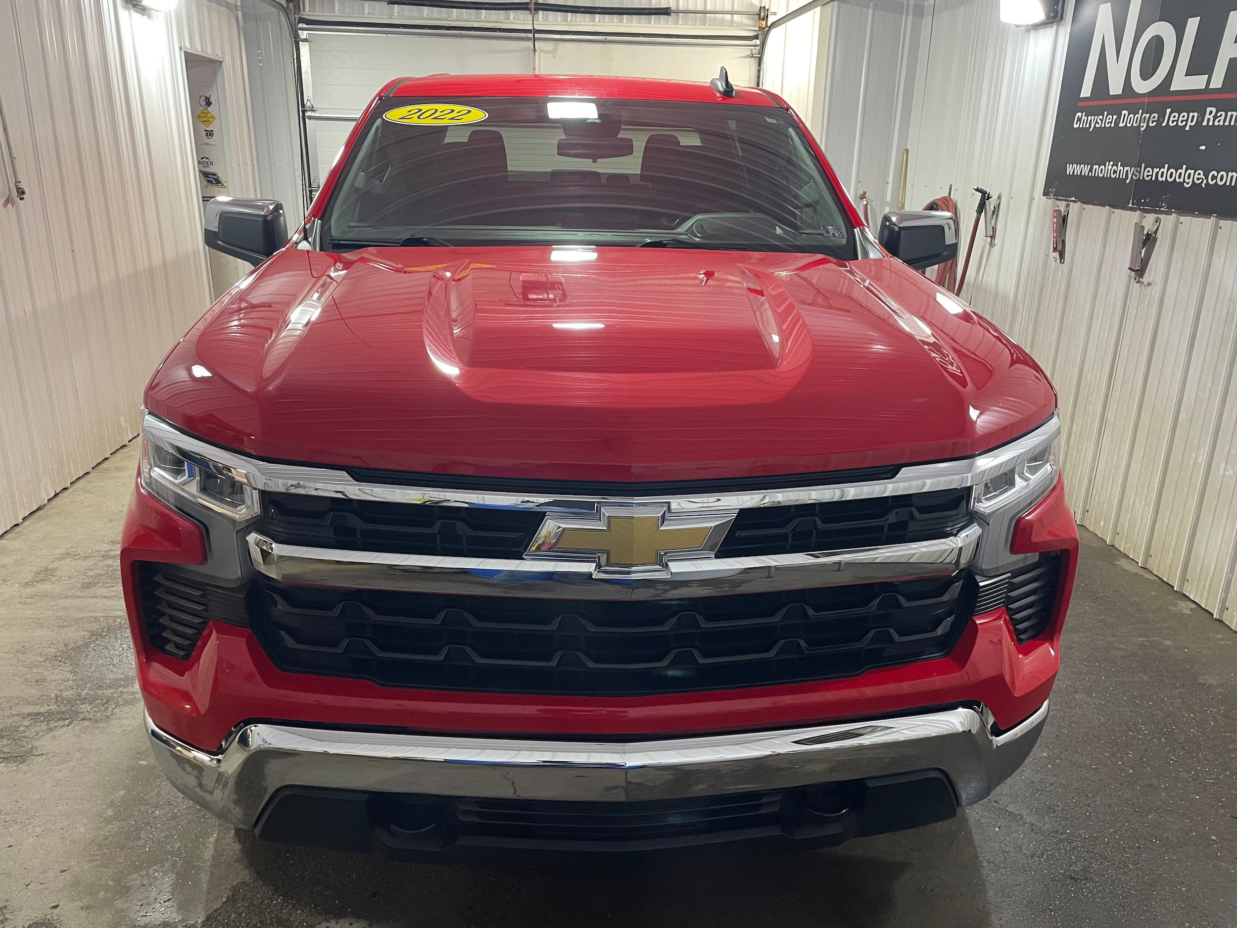 Used 2022 Chevrolet Silverado 1500 LT AWD/4WD image 3