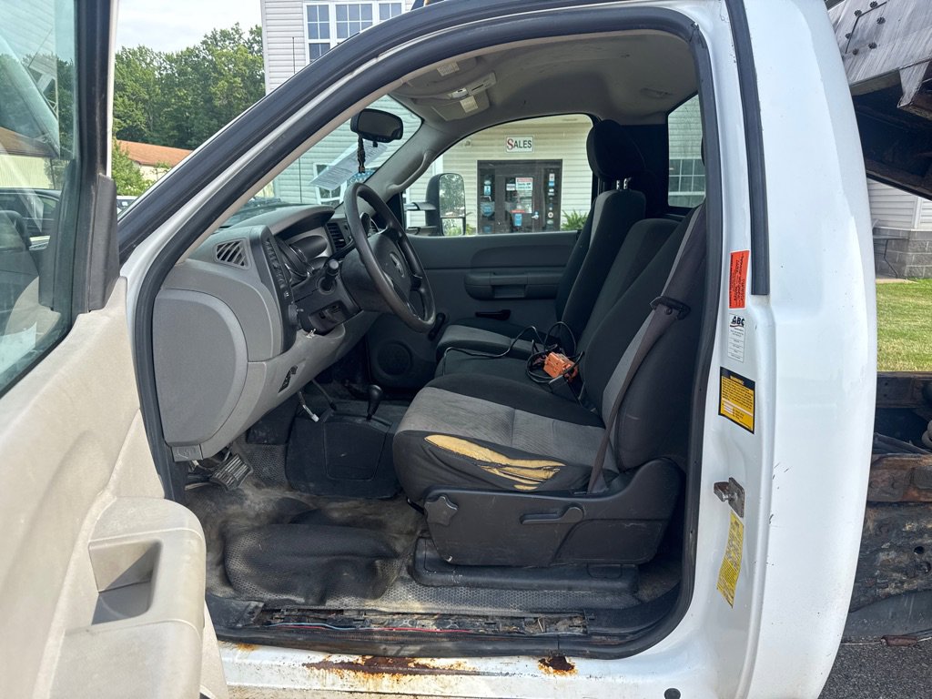 Used 2009 GMC Sierra 3500 W/T w/ Snow Plow Prep Package image 9