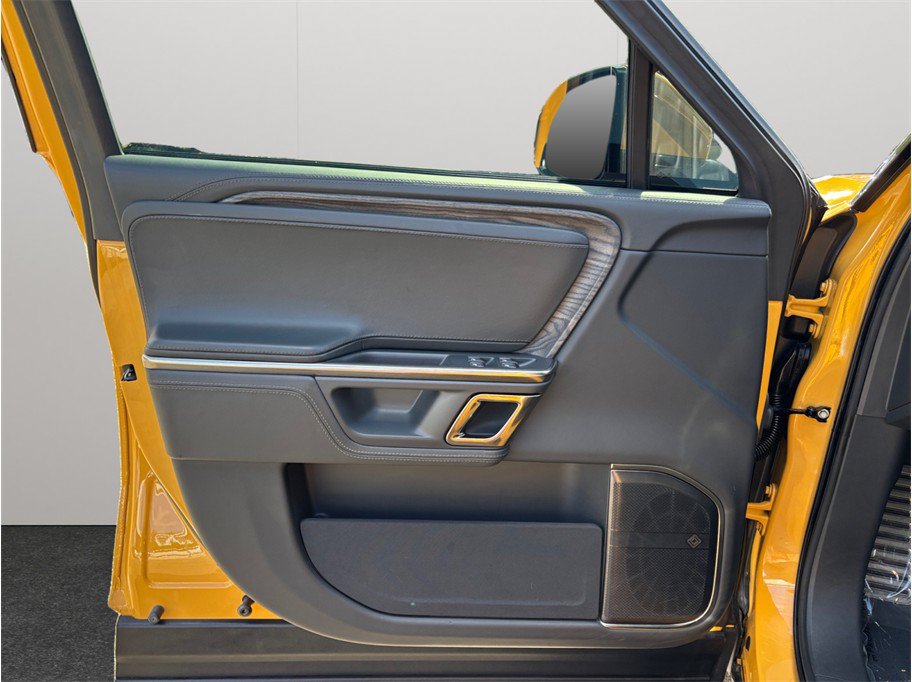 Used 2023 Rivian R1S AWD Adventure Quad image 23
