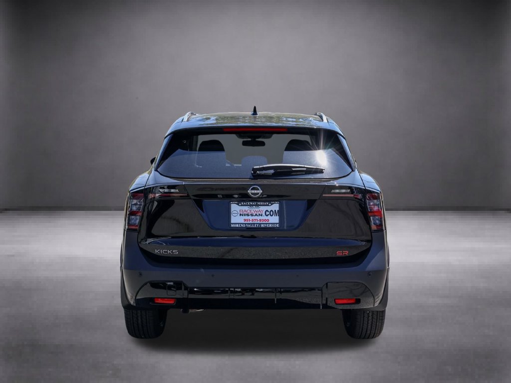 New 2026 Nissan Kicks SR FWD image 4