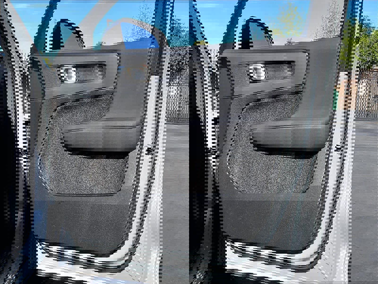 Used 2024 Volvo XC40 Recharge Plus w/ Protection Package Premier image 27