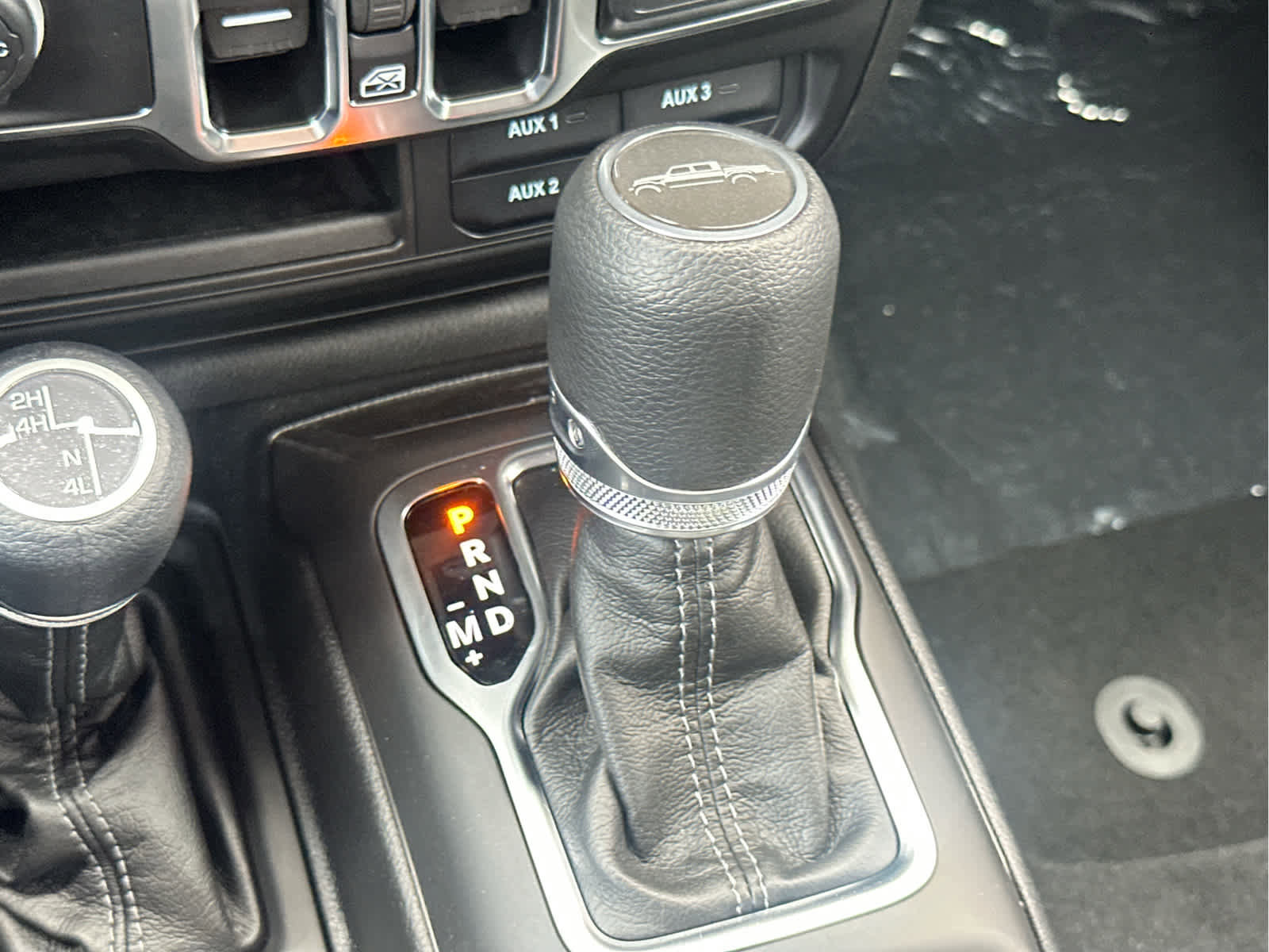 New 2025 Jeep Gladiator Sport image 38