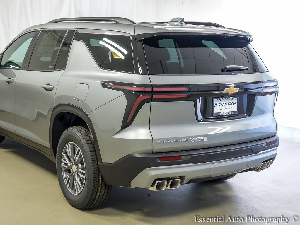 New 2026 Chevrolet Traverse LT w/ LPO, Floor Liner Package FWD image 7