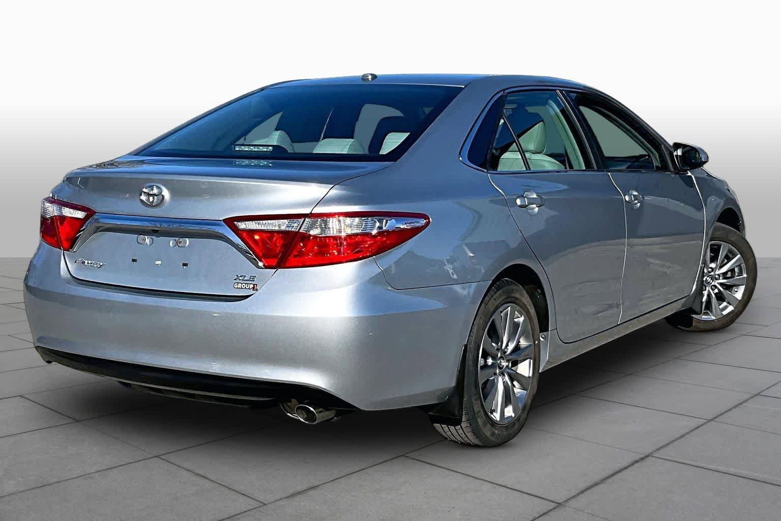 Used 2015 Toyota Camry XLE FWD image 13