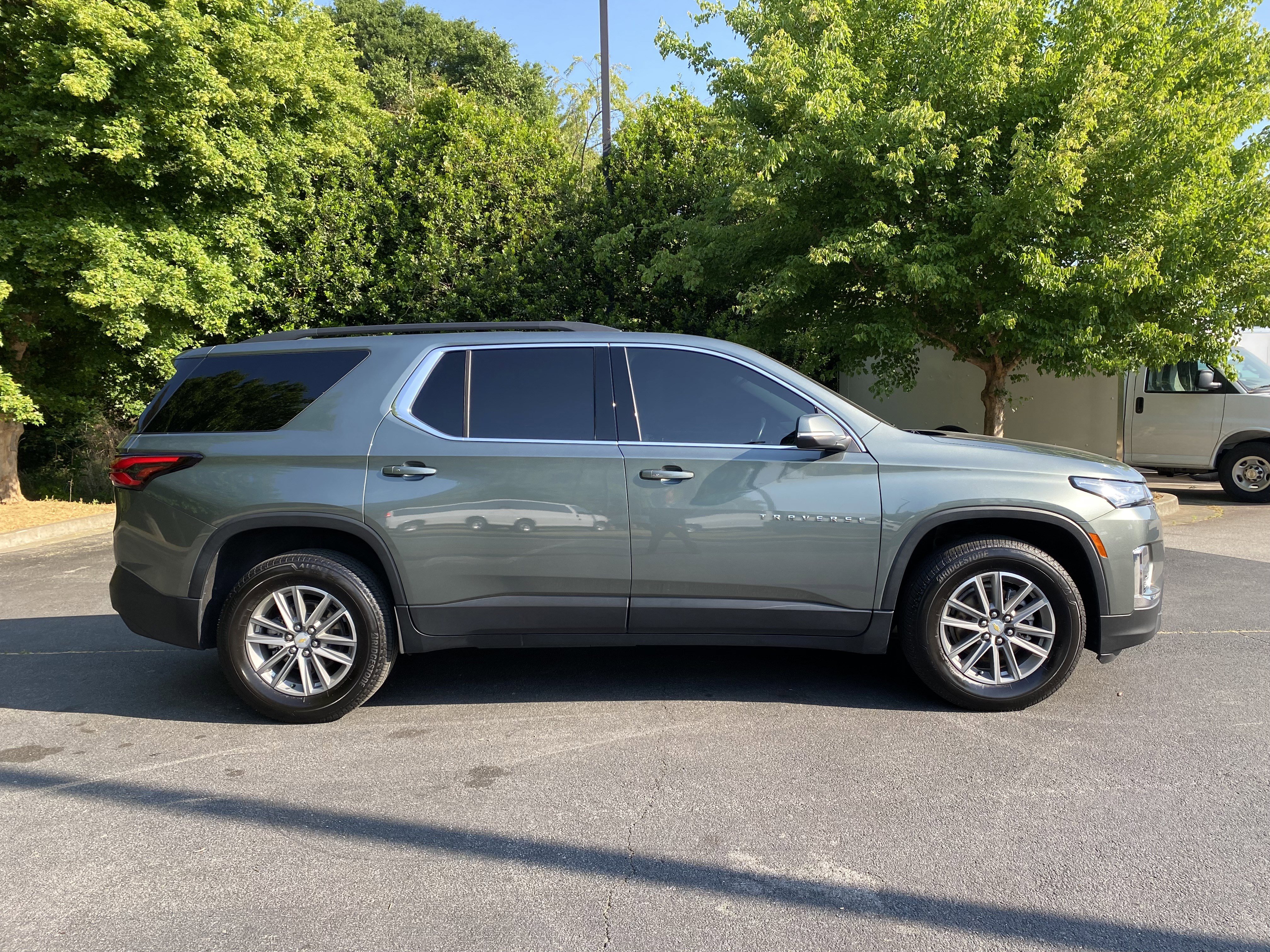 Used 2022 Chevrolet Traverse LT FWD image 10