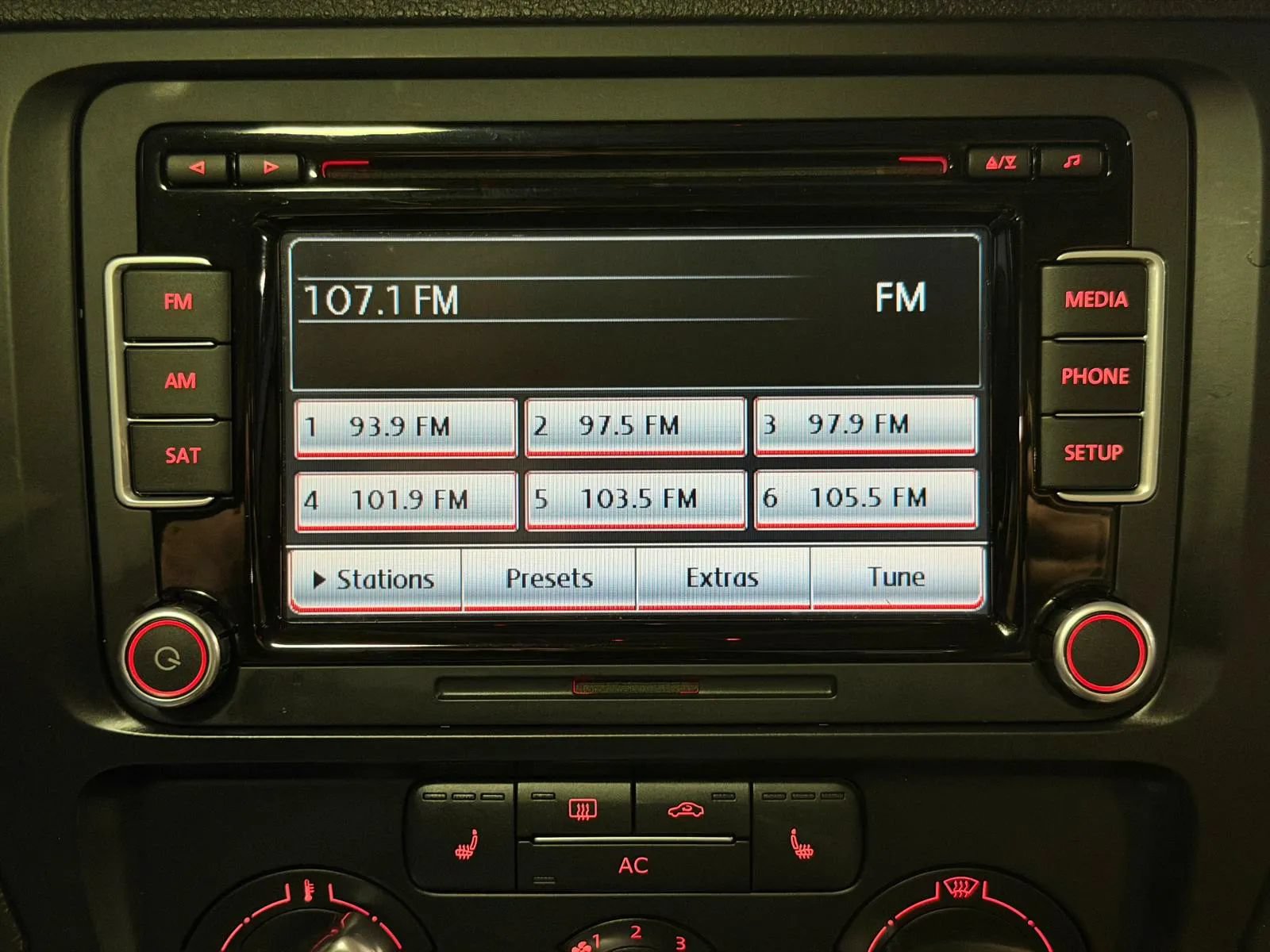 Used 2012 Volkswagen Jetta SE FWD image 37