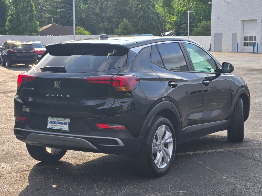 Certified 2025 Buick Encore GX Preferred FWD image 11