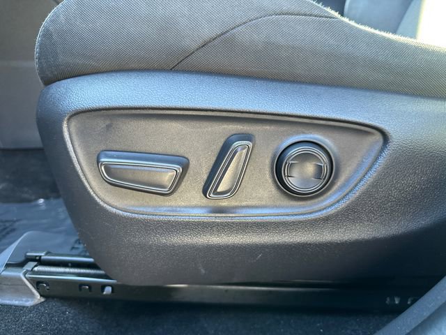 Certified 2021 Toyota Venza LE w/ Carpet Mat Package (TMS) image 28