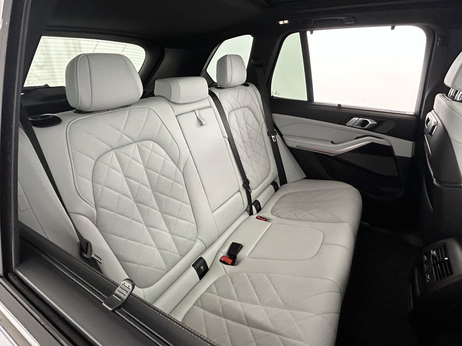 Used 2025 BMW X5 M60i image 41