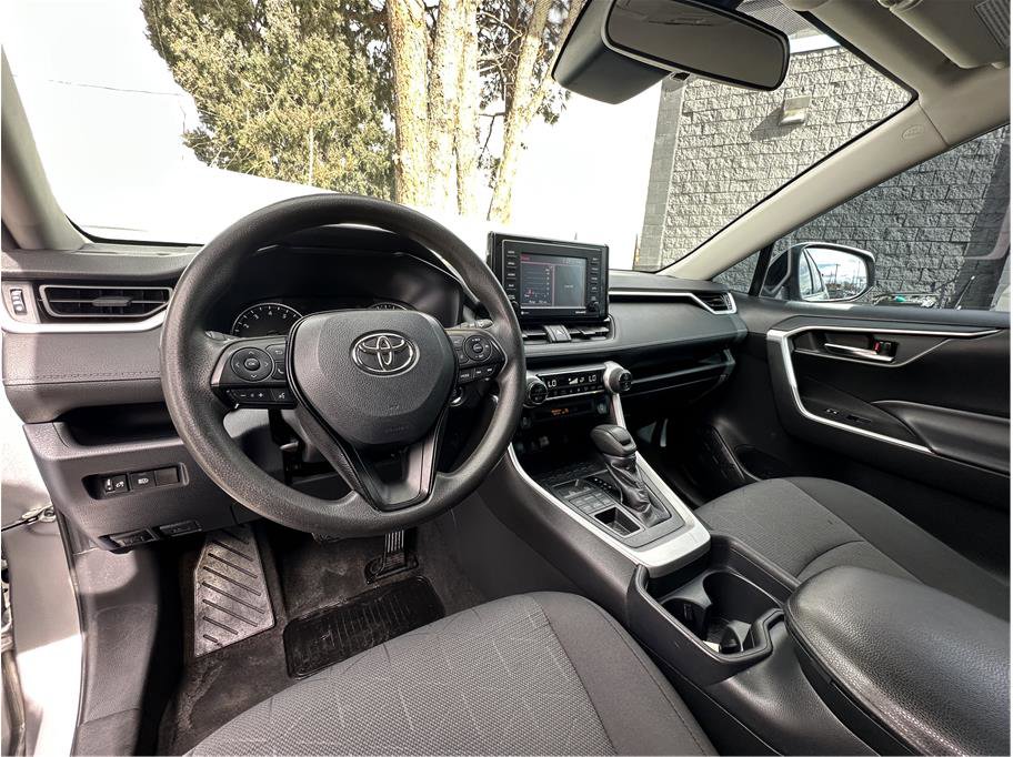 Used 2020 Toyota RAV4 XLE image 14