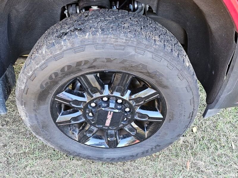 Used 2024 GMC Sierra 2500 AT4 w/ AT4 Premium Plus Package image 16