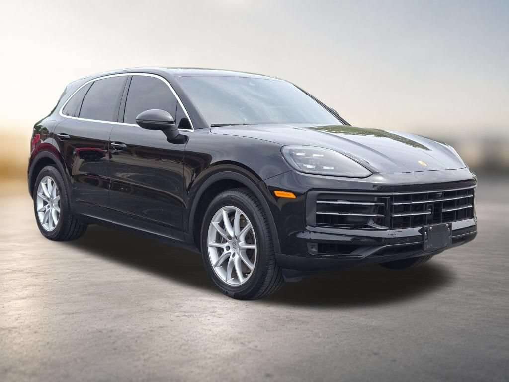 Used 2024 Porsche Cayenne AWD/4WD image 5