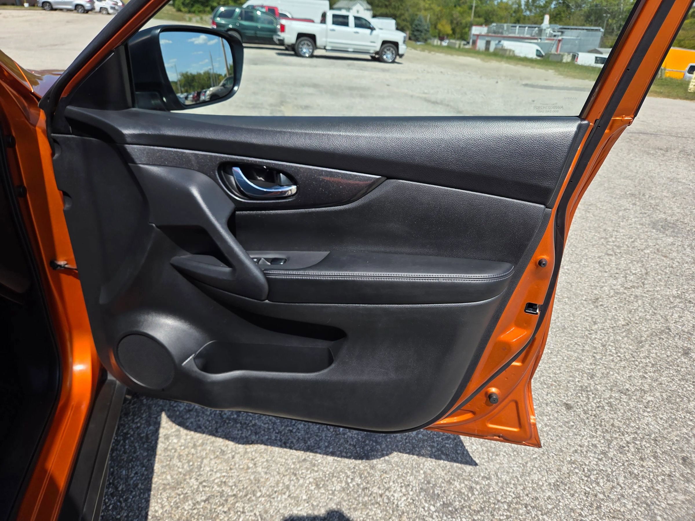 Used 2017 Nissan Rogue S w/ S Appearance Package AWD/4WD image 21