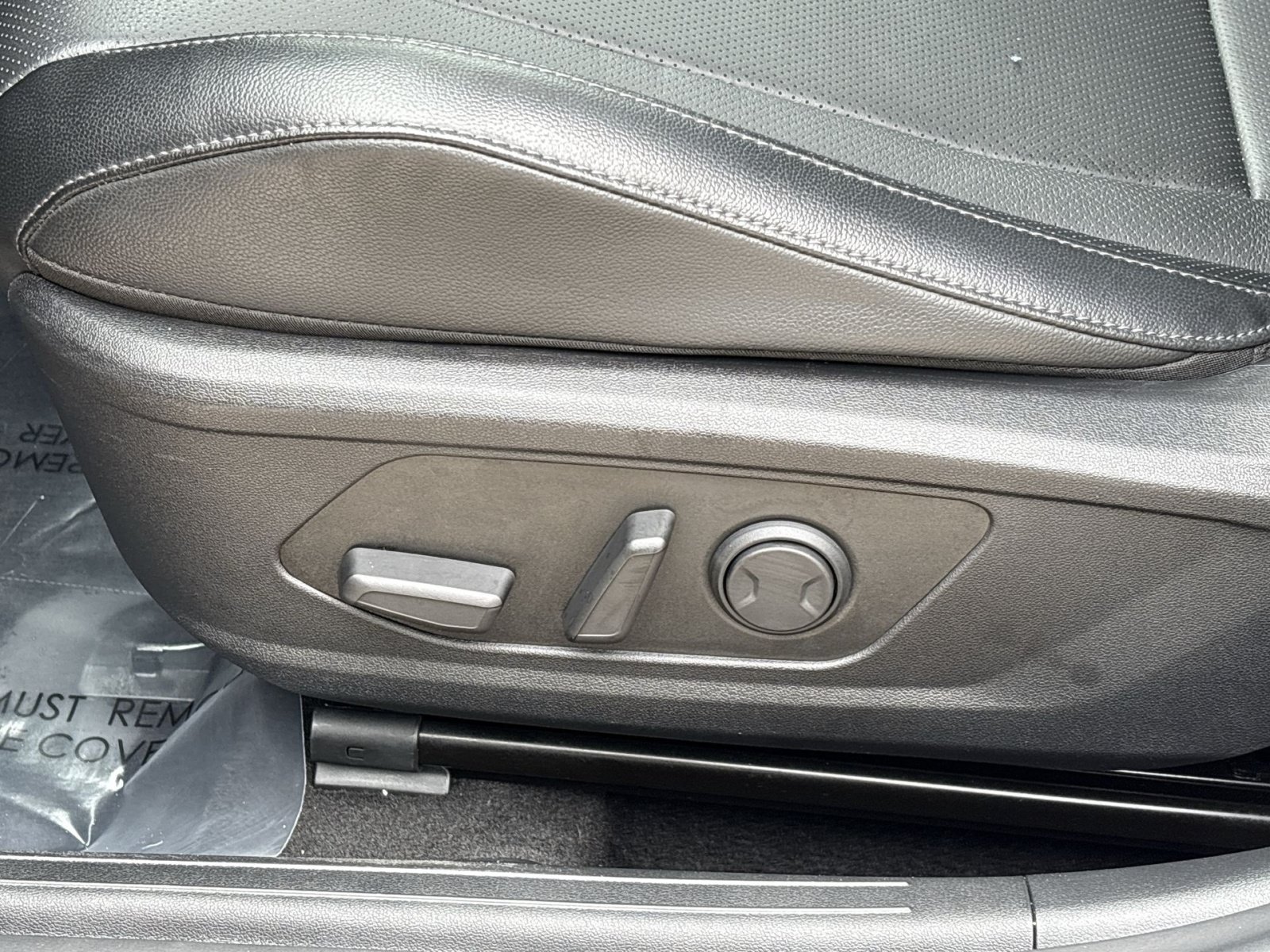 Used 2023 Hyundai Elantra Limited w/ Cargo Package FWD image 18
