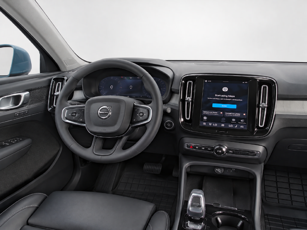 Certified 2024 Volvo XC40 B5 Plus w/ Protection Package Premier AWD/4WD image 21