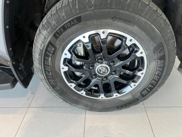 Used 2023 Toyota Sequoia Limited w/ TRD Off-Road Package AWD/4WD image 11