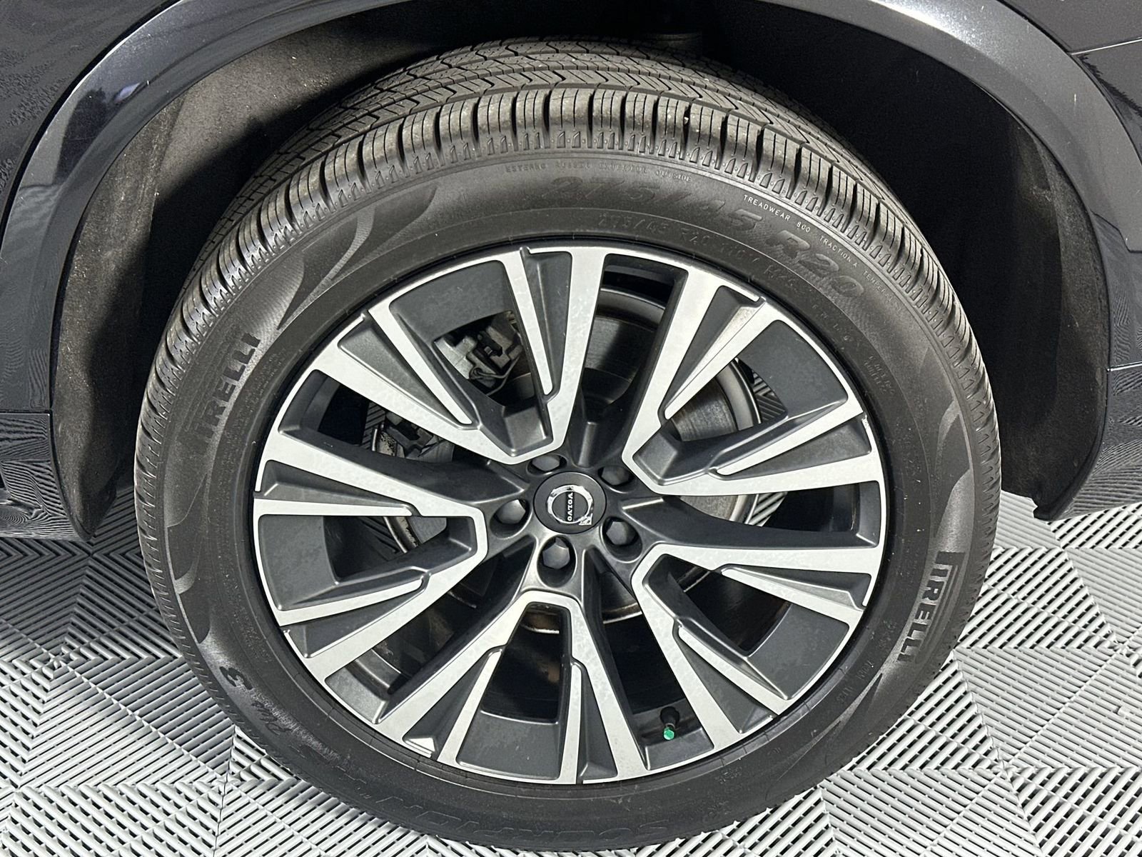 Used 2020 Volvo XC90 T5 Momentum w/ Protection Package Premier FWD image 10