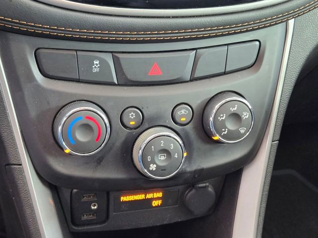 Certified 2022 Chevrolet Trax LT w/ LT Convenience Package image 19