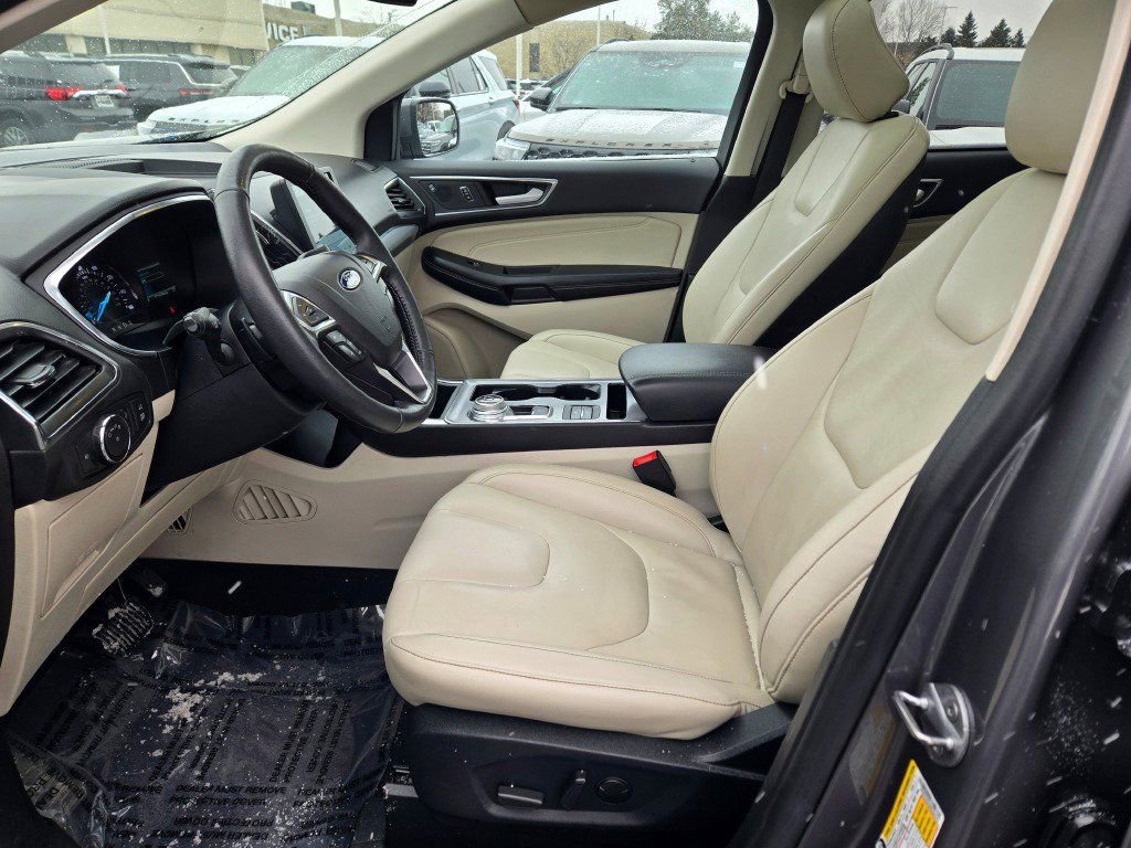 Used 2021 Ford Edge Titanium w/ Class II Trailer Tow Package AWD/4WD image 22