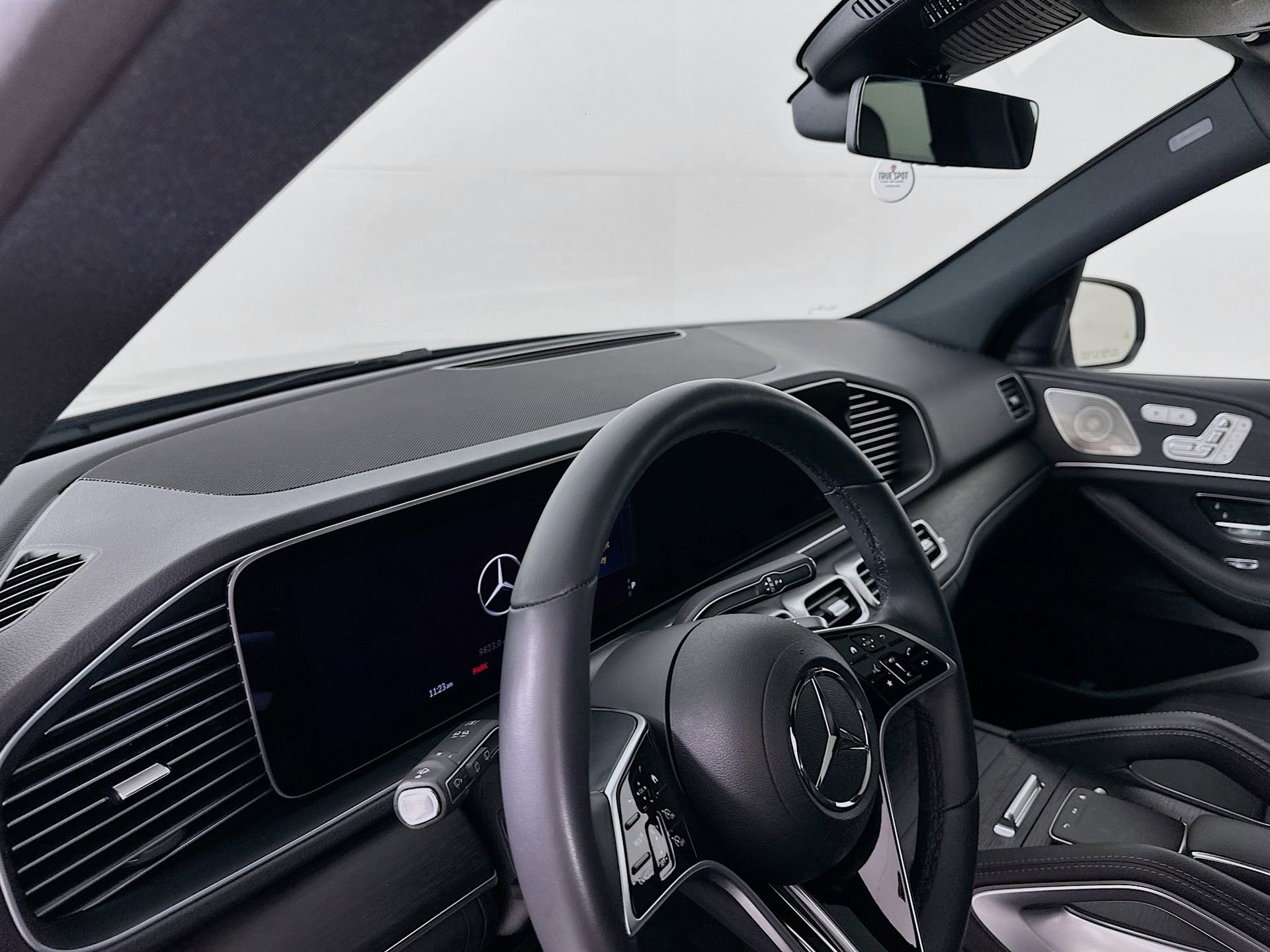 Used 2025 Mercedes-Benz GLE 350 4MATIC image 10