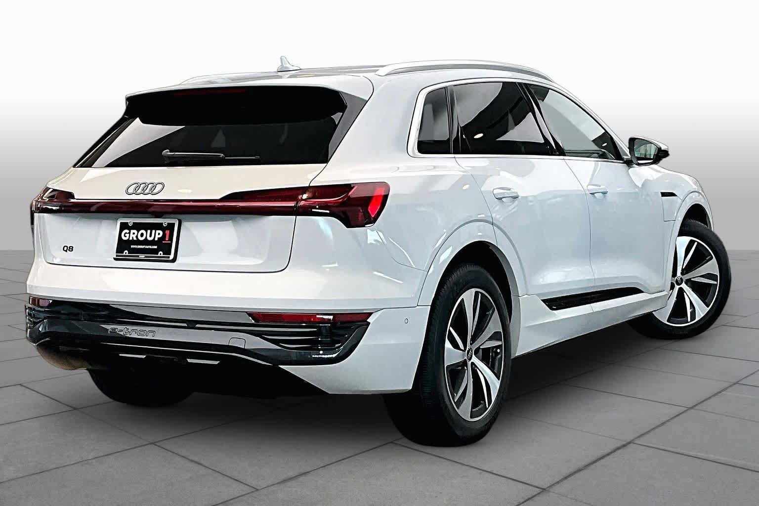 Used 2024 Audi Q8 e-tron Premium Plus w/ Premium Plus Package AWD/4WD image 10