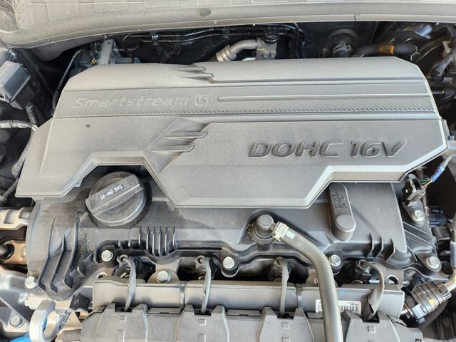 Used 2025 Hyundai Elantra SE image 31