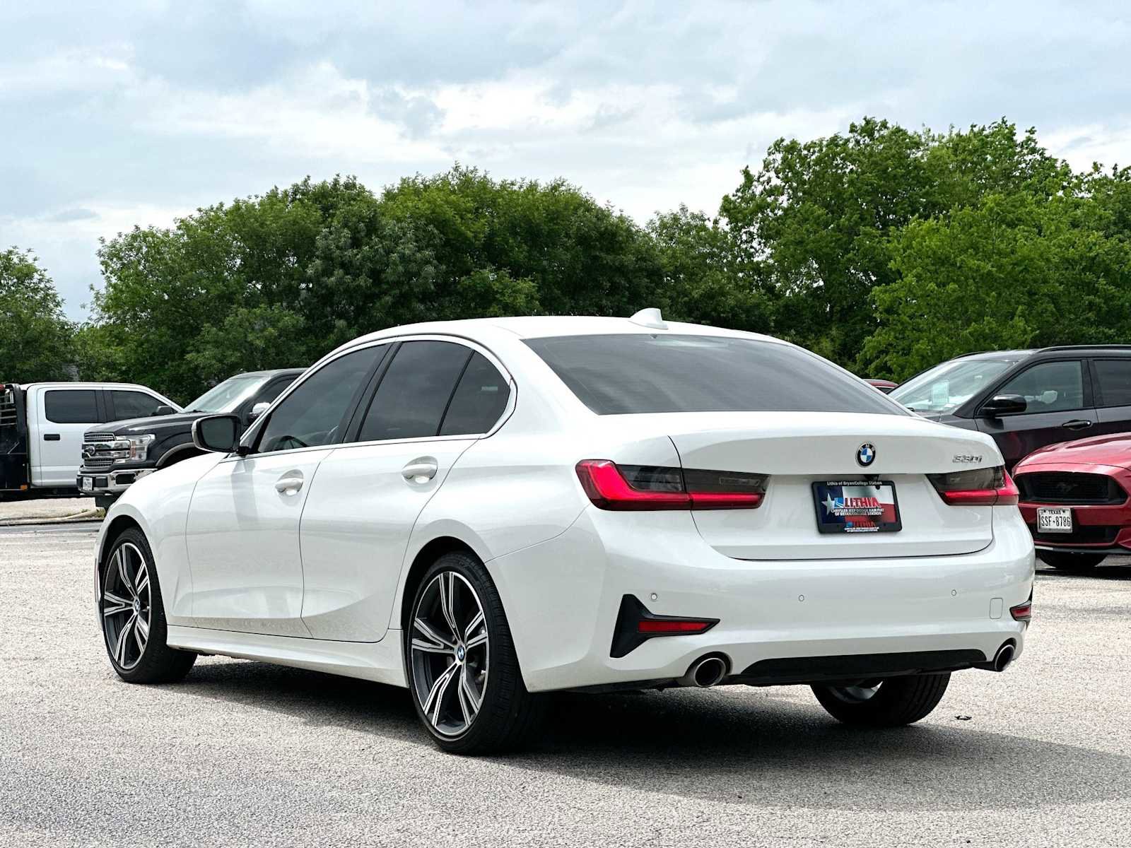 Used 2021 BMW 330i Sedan w/ Convenience Package image 13