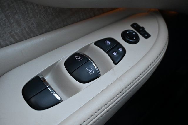 Used 2022 Nissan Murano SL image 40