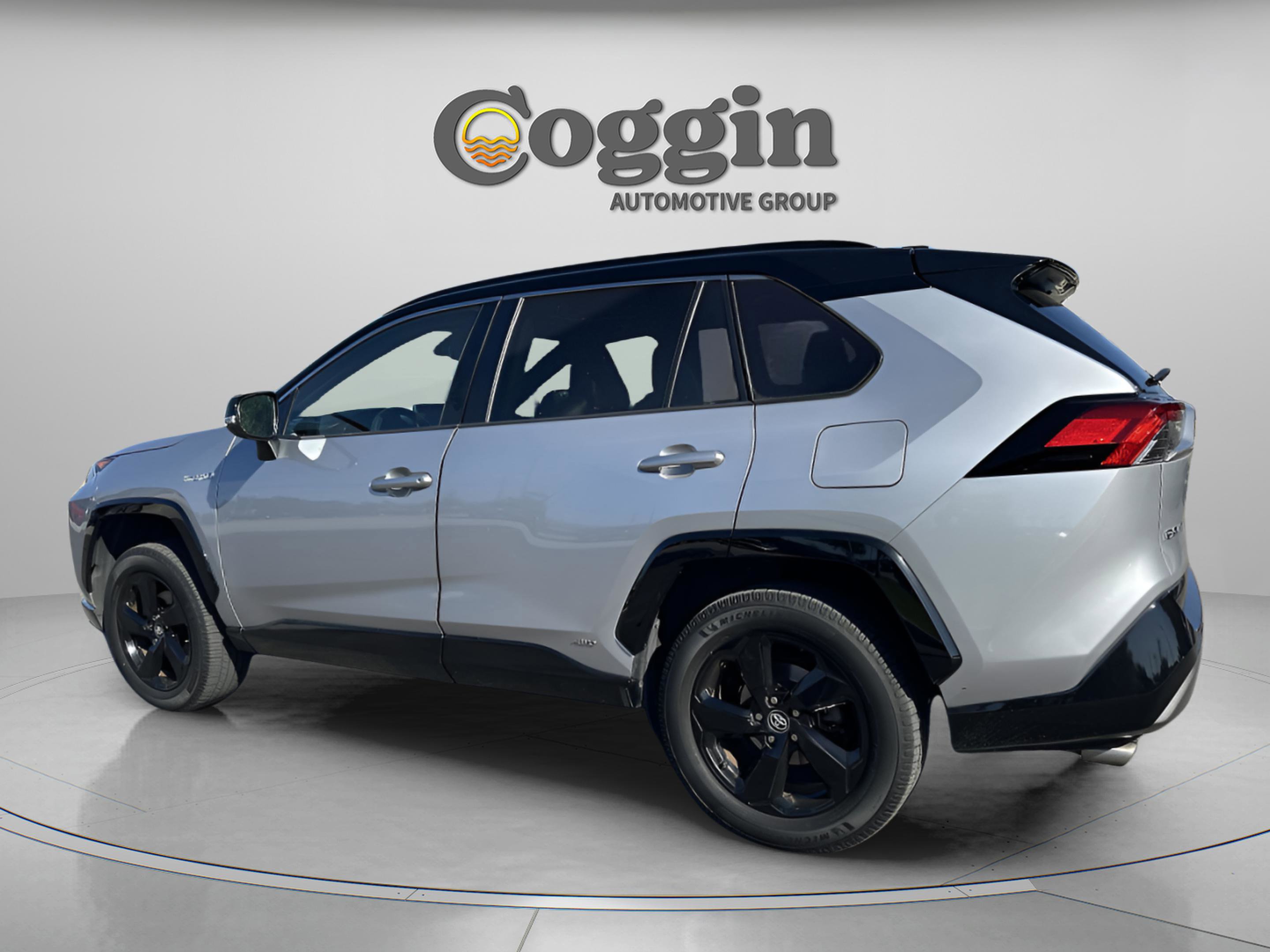 Used 2020 Toyota RAV4 XSE image 4