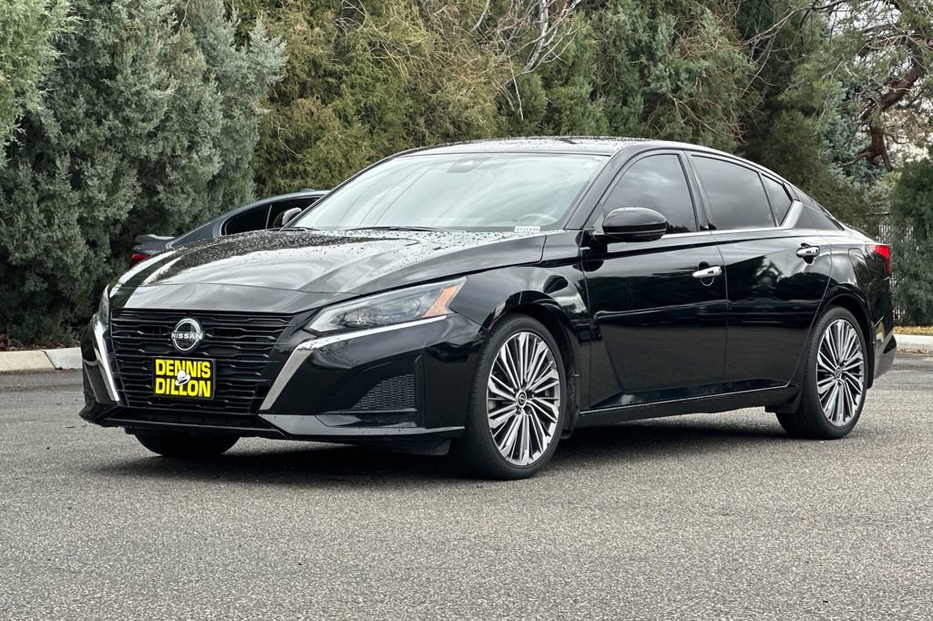 Used 2024 Nissan Altima 2.5 SL FWD image 8