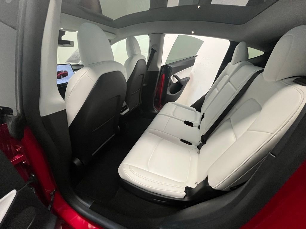 Used 2022 Tesla Model Y Long Range image 14