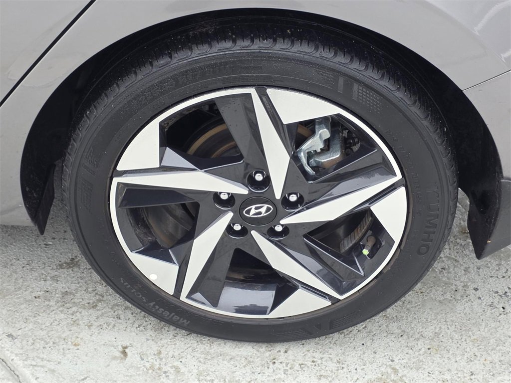 Used 2023 Hyundai Elantra SEL w/ Convenience Package image 31