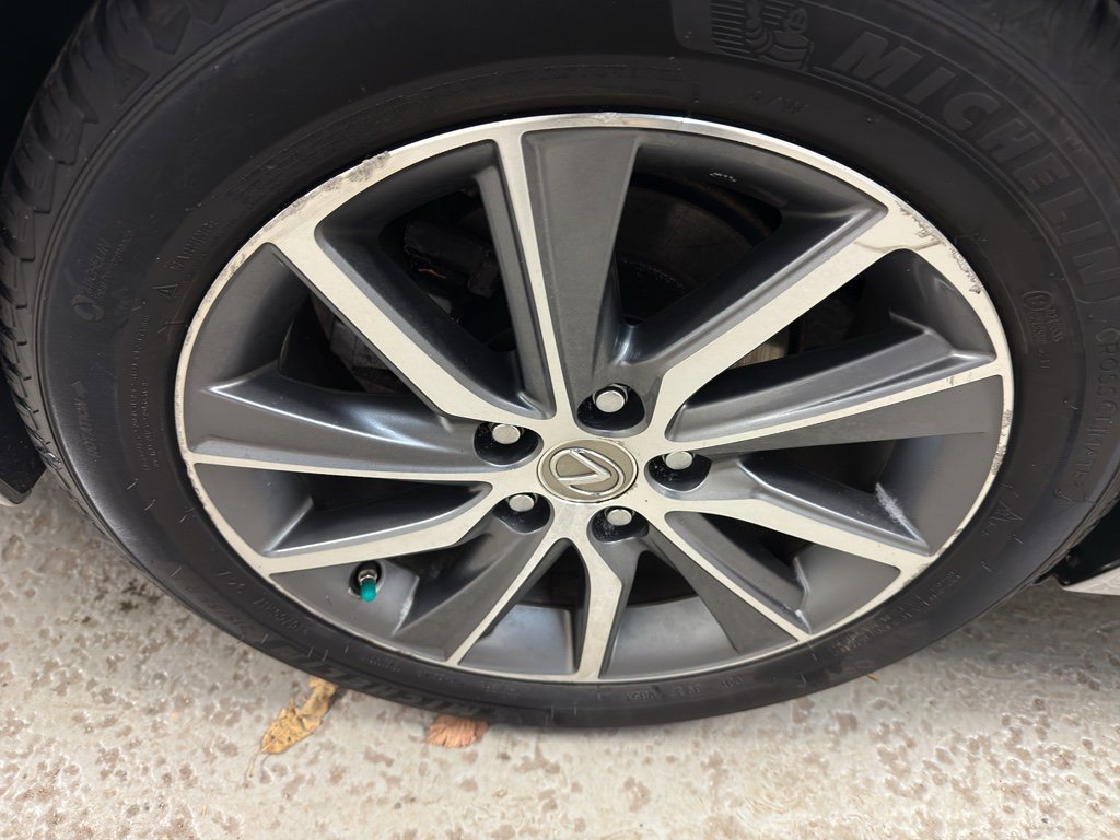 Used 2016 Lexus ES 300h image 34