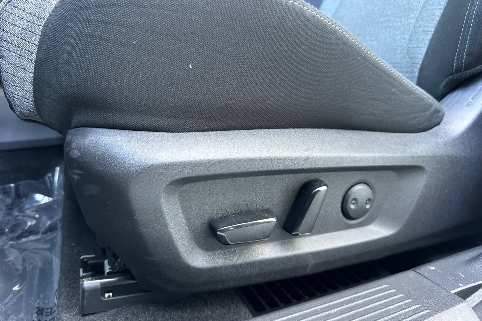 Used 2023 Nissan Rogue SV FWD image 14