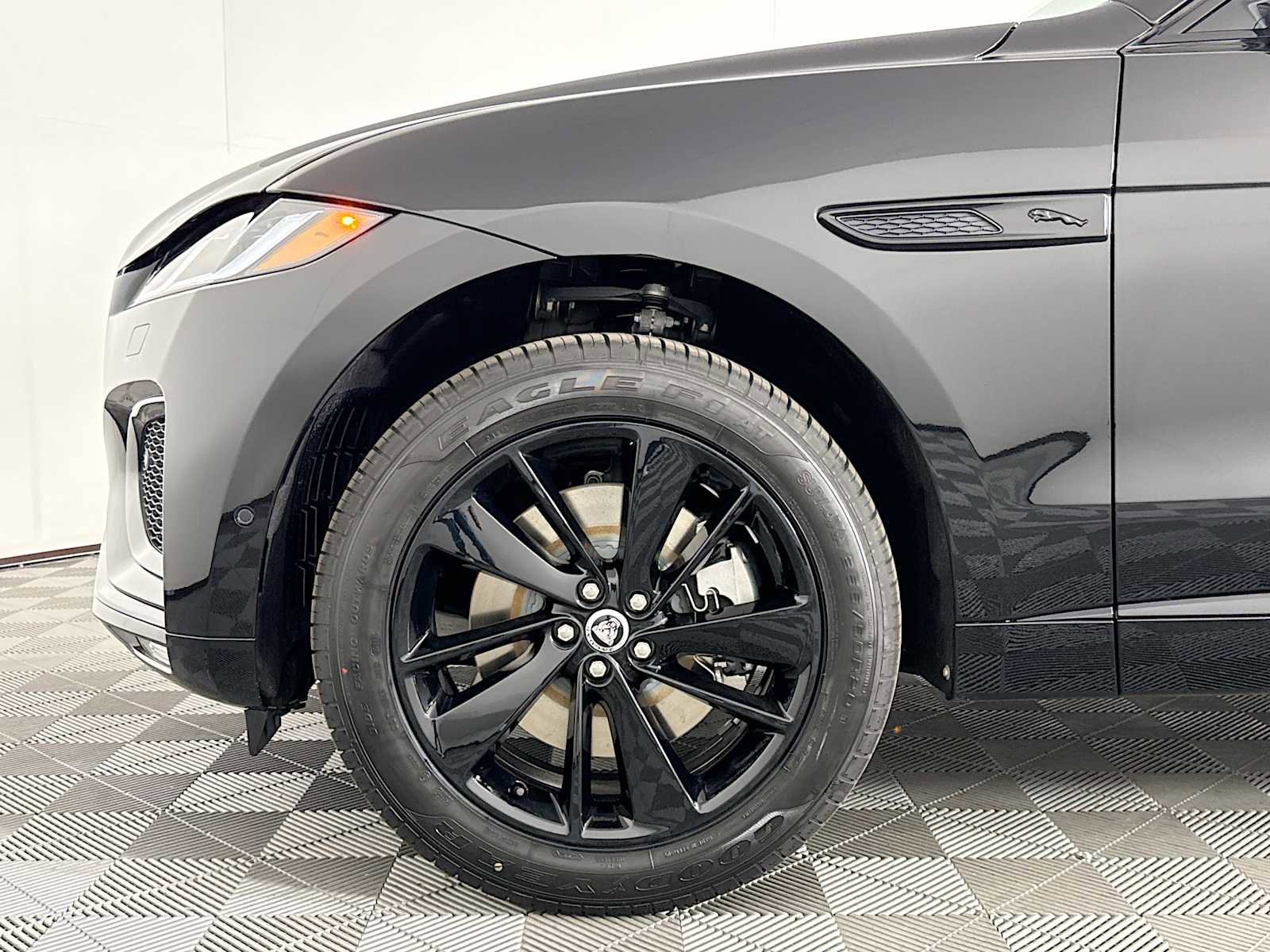 New 2026 Jaguar F-PACE R-Dynamic S AWD/4WD image 30