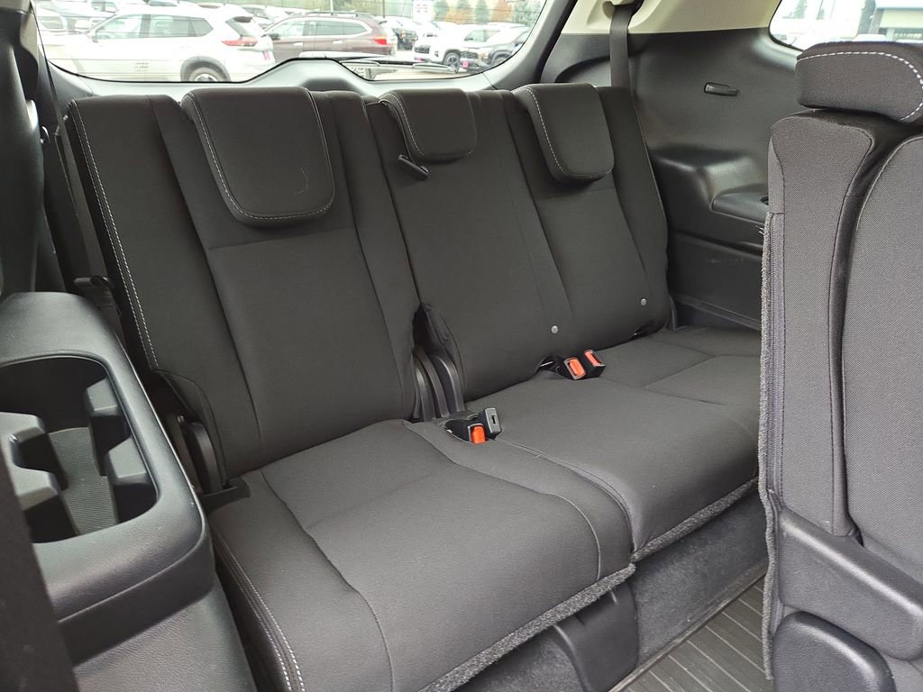 Used 2025 Subaru Ascent Premium w/ Premium Package image 16
